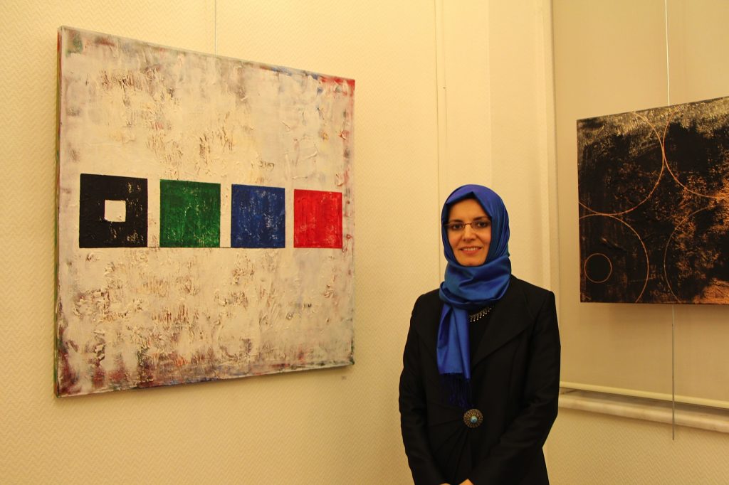 Betül Burnaz: “İslam Dünya Üzerindeki Her Yere Aittir”