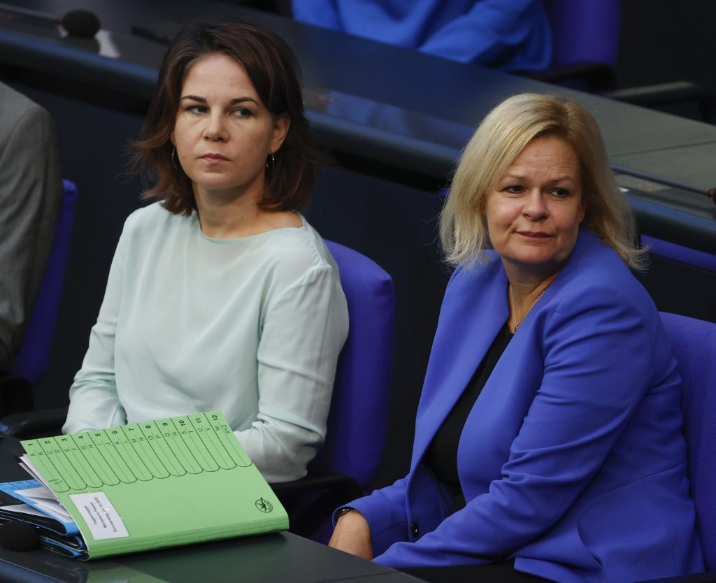 Alman Bakanlar Baerbock ve Faeser Deprem Bölgesinde