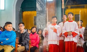 Çin’de Dinî Azınlıkların Toplu Dua ve İbadetlerine Başvuru Şartı