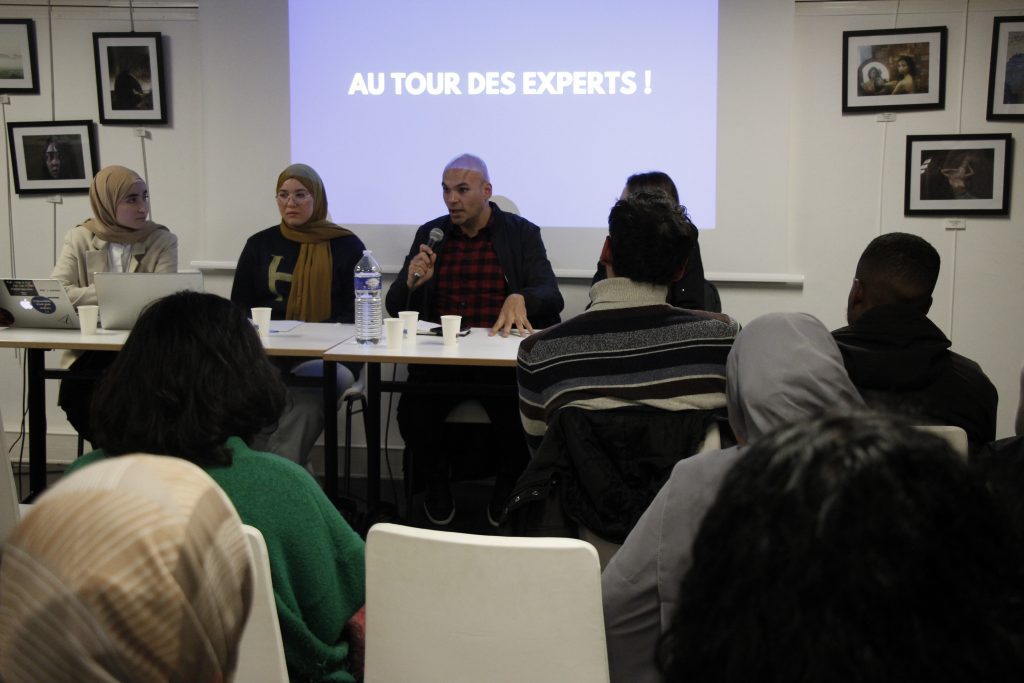 “Irkçılık Mağduru Müslüman Öğrencilerin Yüzde 71’i Kadın”