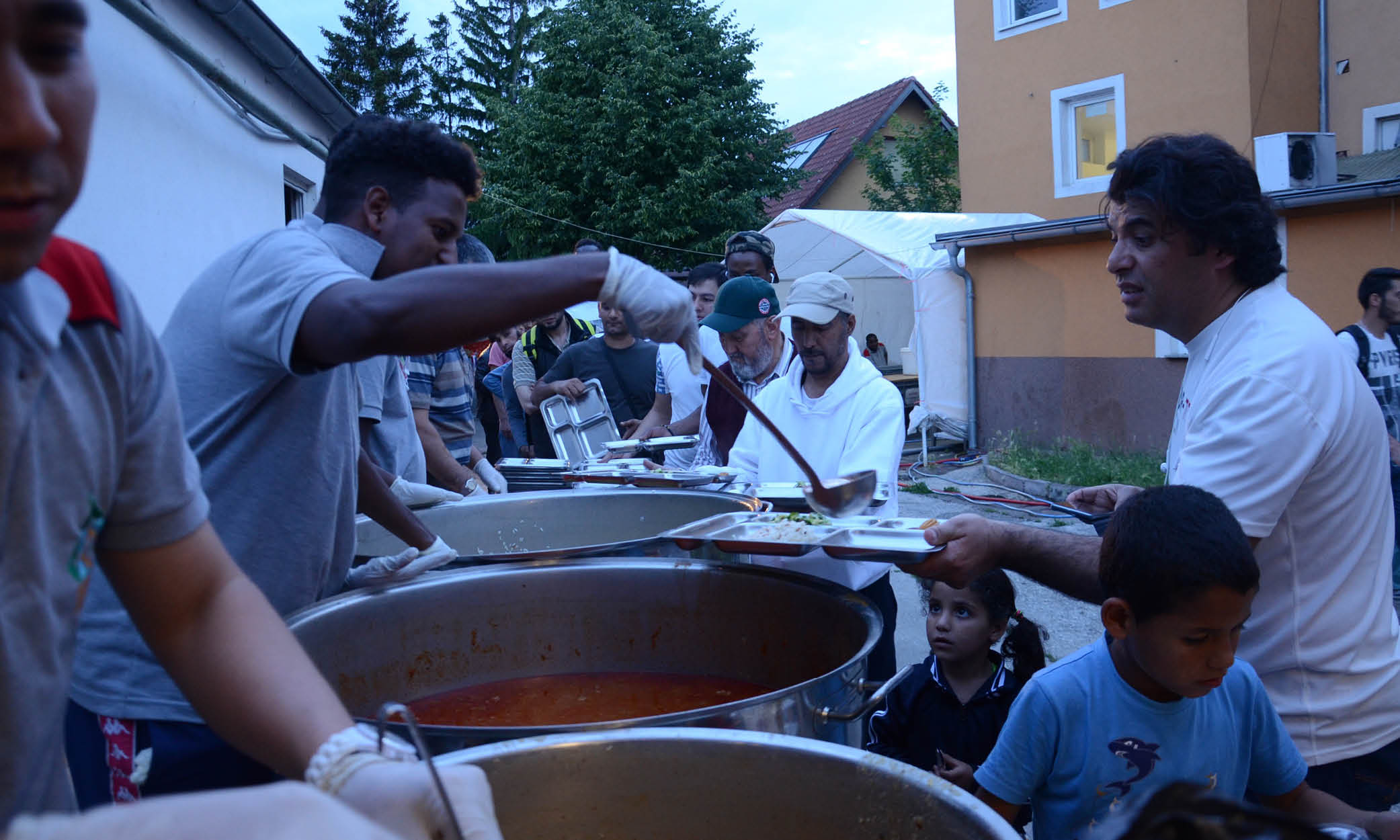 Avusturya traiskirchen mülteciye yemek