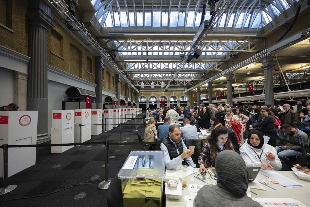 Yurt Dışında Yaşayan Türklerden Seçime Rekor Katılım