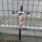 Bremen Fatih Camii Önüne İsa Heykeli Bırakıldı