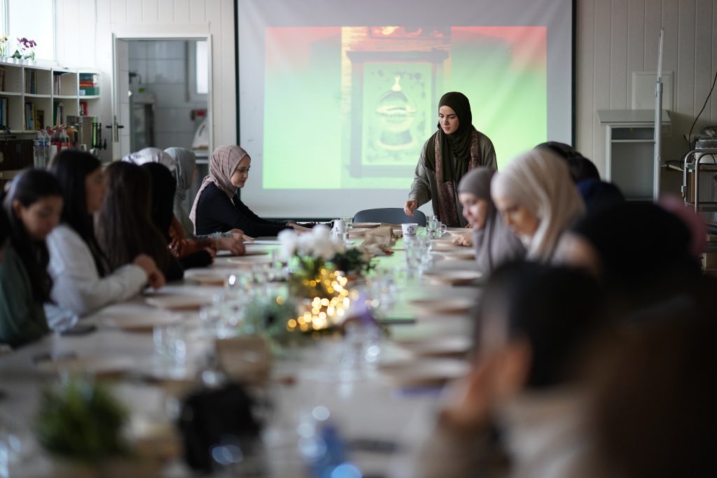 Kabaktepe: “Müslüman Kimliğim Sanatımın Temel Motivasyonu”