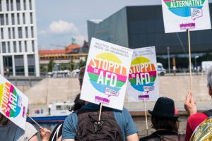 Almanya’da Her İki Kişiden Biri AfD’yi Aşırı Sağcı Olarak Nitelendiriyor
