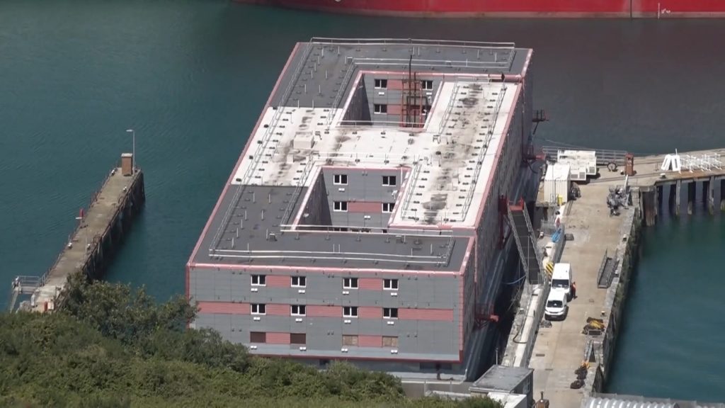 Göçmenler İçin “Yüzen Hapishane” Planına Engel