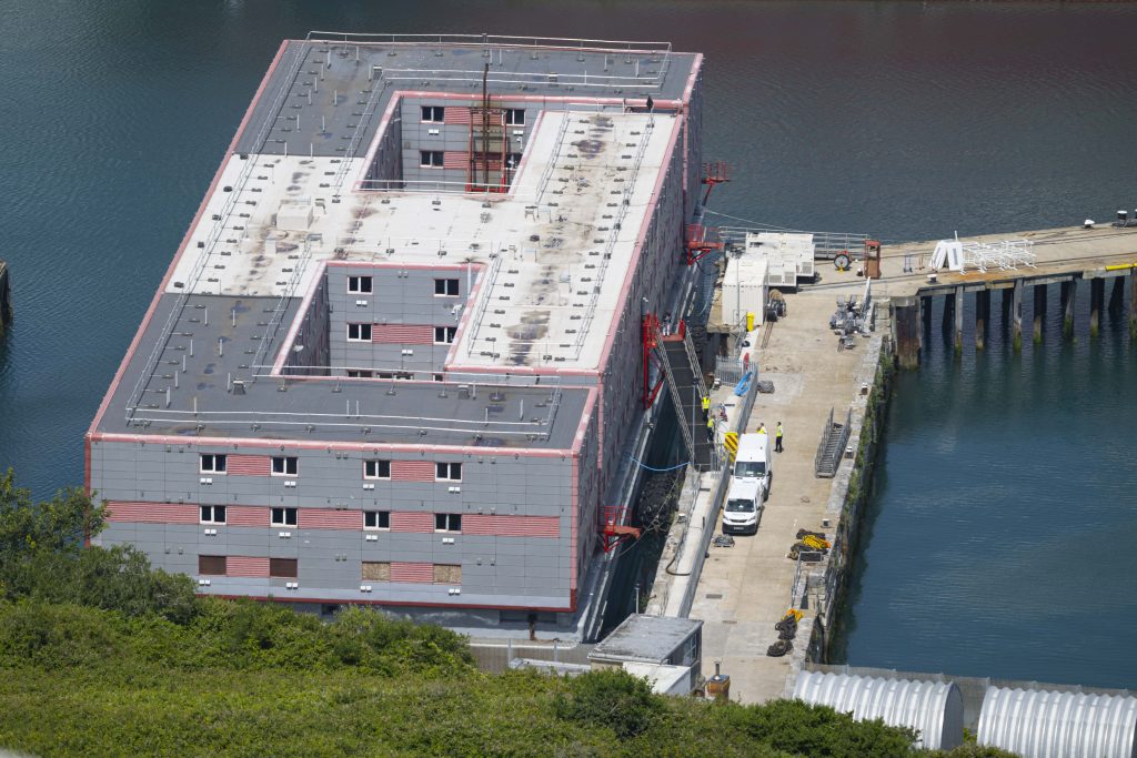 Göçmenlerin Gemiye Yerleştirilmesi Planına Güvenlik Engeli 