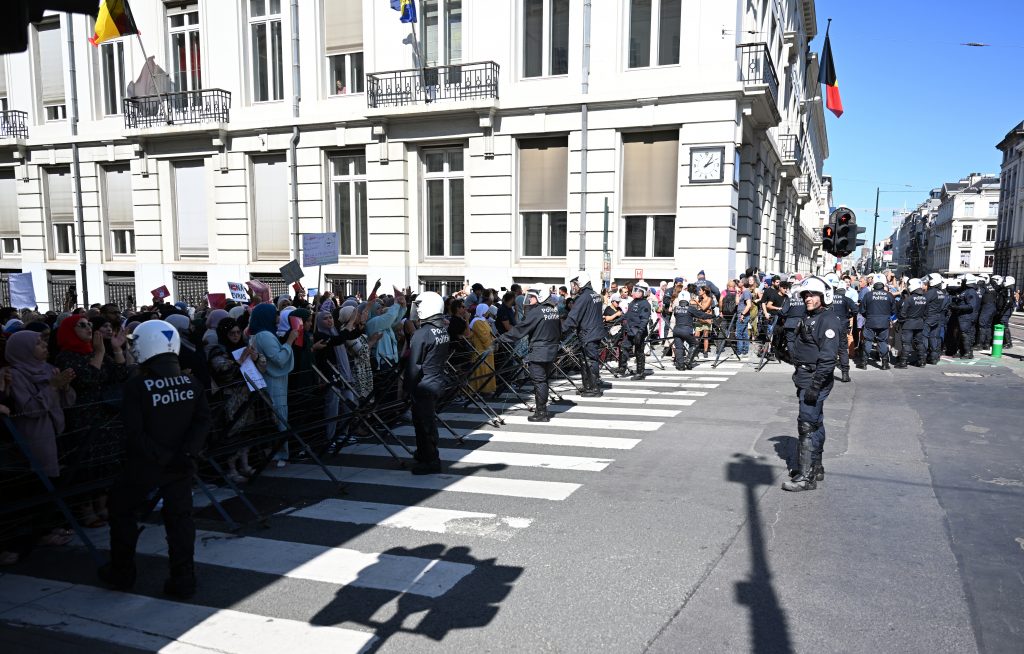 Belçika’da Zorunlu Cinsel Eğitim Dersi Eleştirilerin Hedefinde