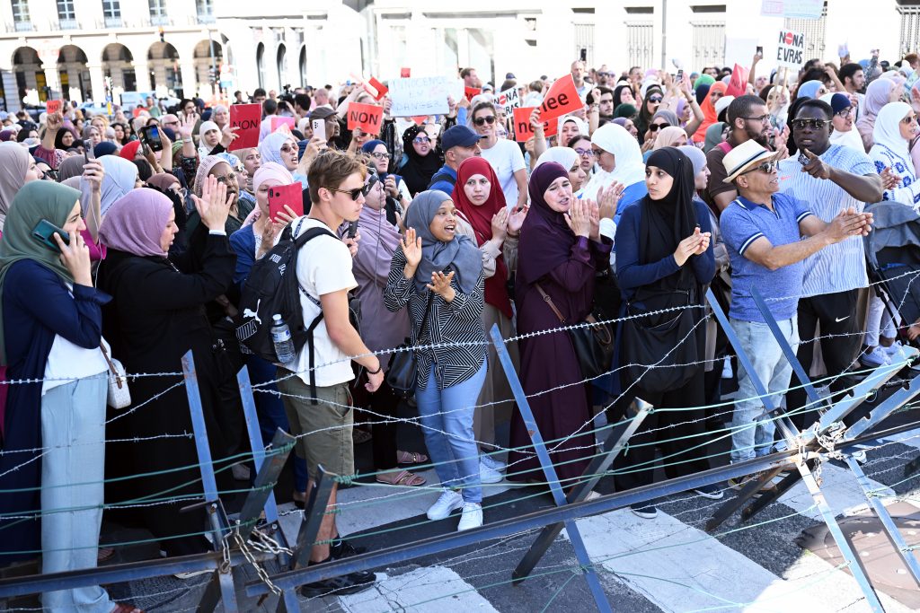Okullarda Zorunlu Cinsellik Eğitimi Tartışılmaya Devam Ediyor