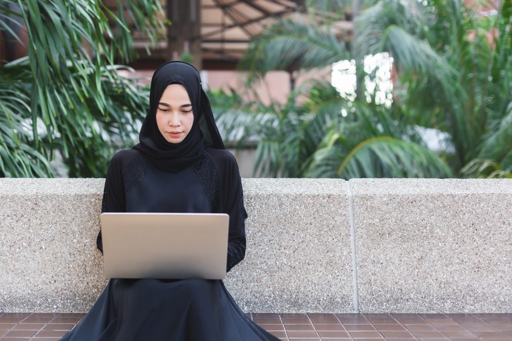 Fransa’da Okullardaki Abaya Yasağı Danıştaya Taşındı