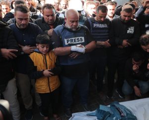 İsrail Gazze Şeridi’nde Gazetecileri Hedef Almaya Devam Ediyor