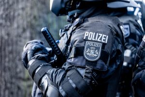 Almanya’da En Az 400 Polis Memuru Aşırı Sağcılıkla Suçlanıyor