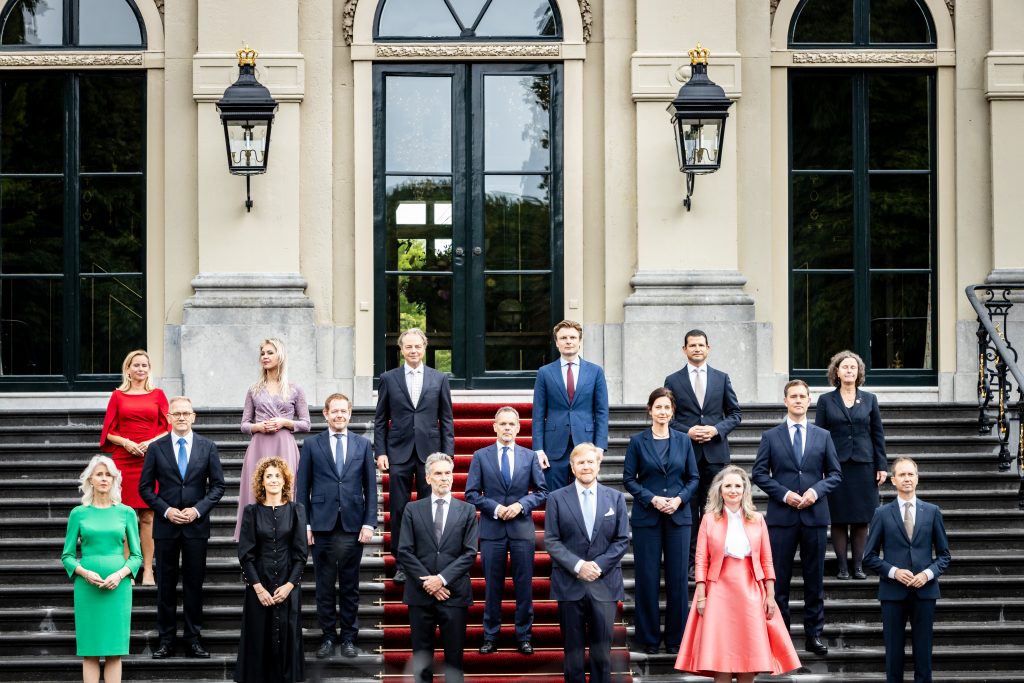 Hollanda’da Sağ Koalisyon Hükûmeti Göreve Başladı