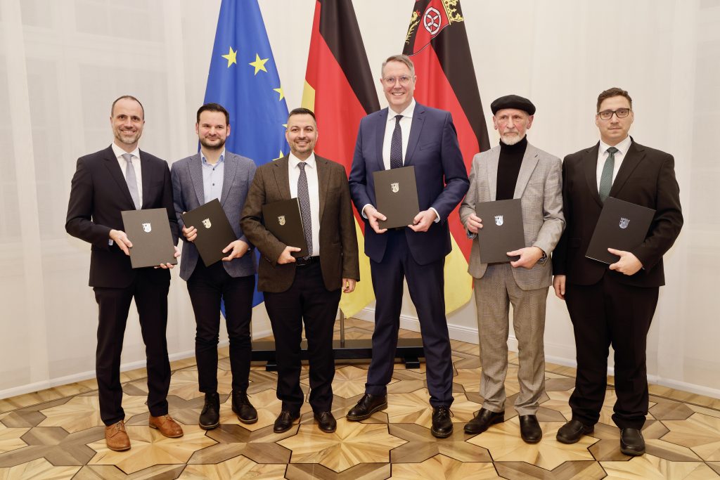 Rheinland-Pfalz Eyaleti İslami Cemaatlerle Tarihî Bir İş Birliğine İmza Attı