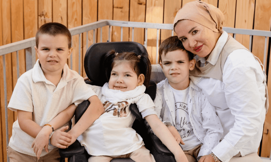 Biri Engelli Üç Evladı Tek Başına Yetiştirmek: “Evladım, Benim İçin Cennetin Anahtarı”