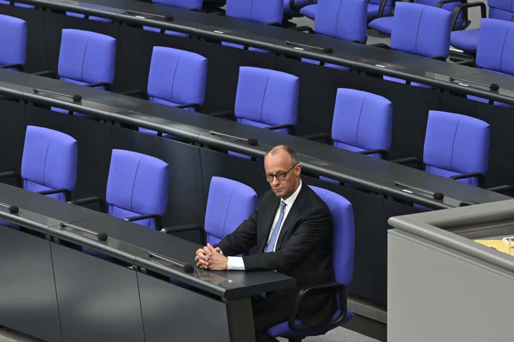 Almanya’nın Krizlerle Göreve Başlayan Şansölyesi ve Kırılgan Koalisyonu