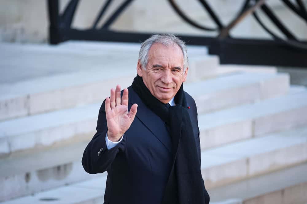 44 milyar avroluk tasarruf paketiyle hem solu hem aşırı sağı karşısına alan Fransa Başbakanı François Bayrou, 8 Eylül’de güvenoyu isteyecek. Ancak Meclis aritmetiği, hükümetin düşme ihtimalini güçlendiriyor.