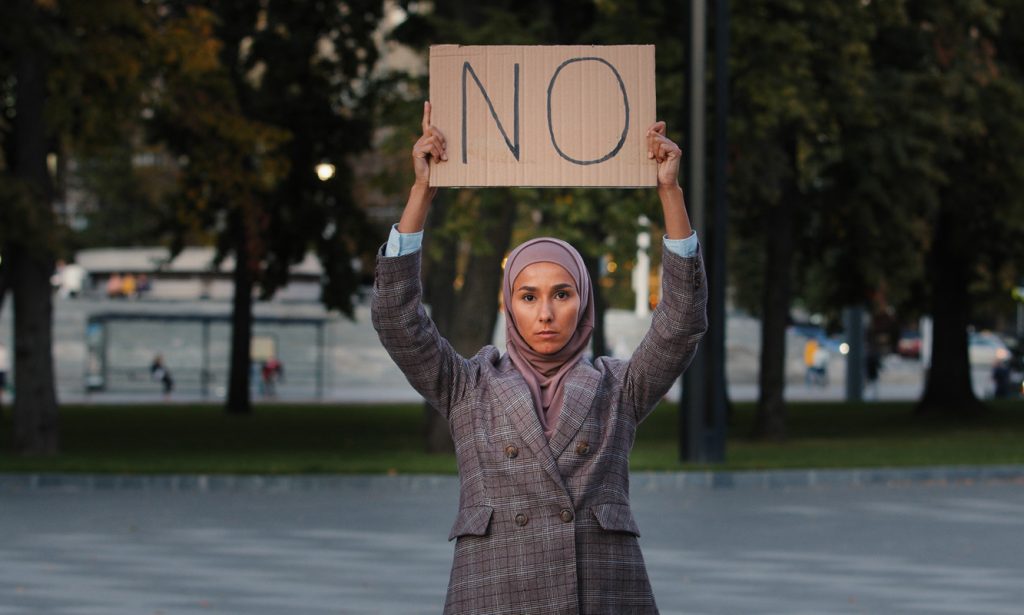 İsviçre’nin Sisifos Taşı: Başörtüsü Yasağı Tartışmaları