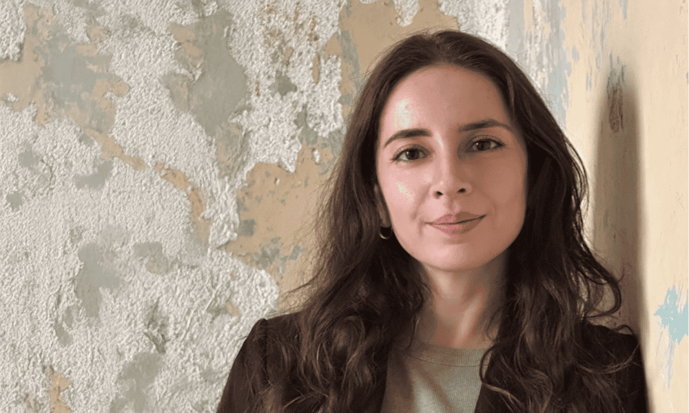 Elif Dedemen: “Geometrik Sanat, Herkesin Anlam Katabildiği ve Sonsuzluğa Açılan Bir Alan”