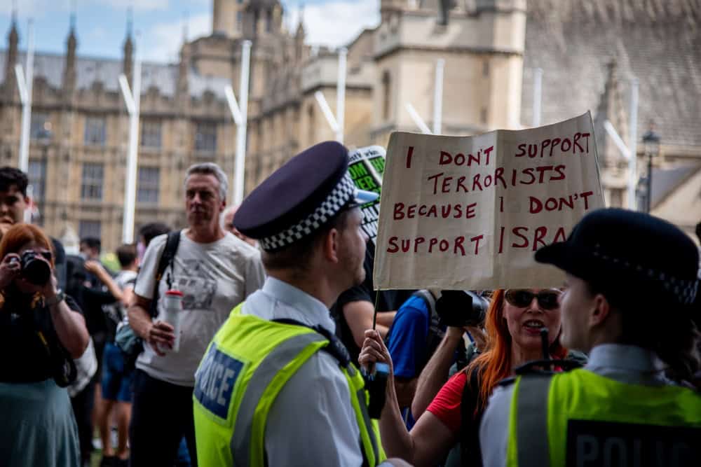 Palestine Action Üyelerine Kısmi Beraat, Tutuklu Aktivistin Durumu Kritik