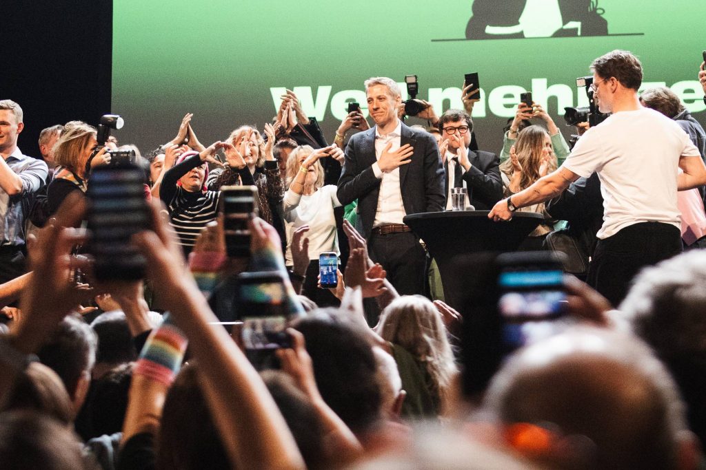 Bavyera’da CSU İçin Alarm Zili: Münih’te Yeşiller, Taşrada Hür Seçmenler Öne Çıktı