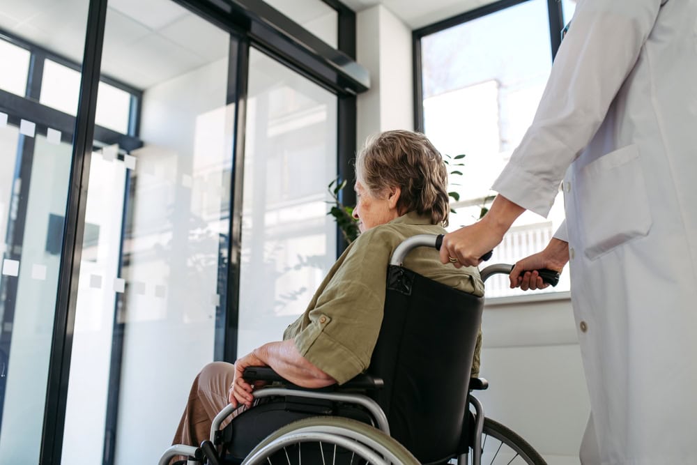 Gençken Sağlıklı, Yaşlılıkta Kırılgan: Almanya’da Göçmenlerin Sağlığı Daha Hızlı Bozuluyor