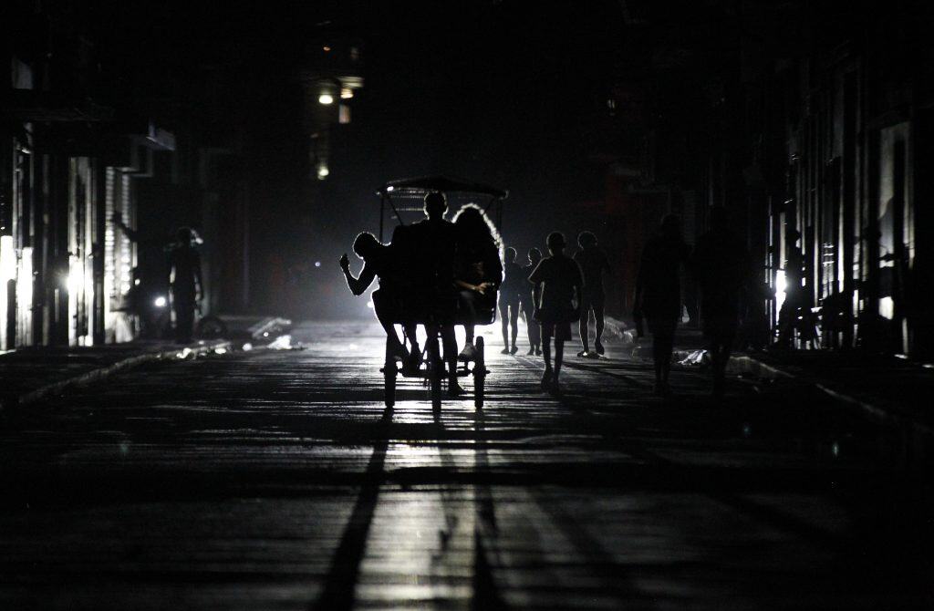 ABD Enerji Tedarikini Kestiği Küba’da Rejim Değişikliği Arayışında