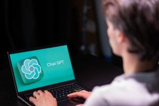 Yapay Zekâ, Yıllık Yazı Üretiminde İnsanları Geçti: Toplamda da Yaklaşıyor