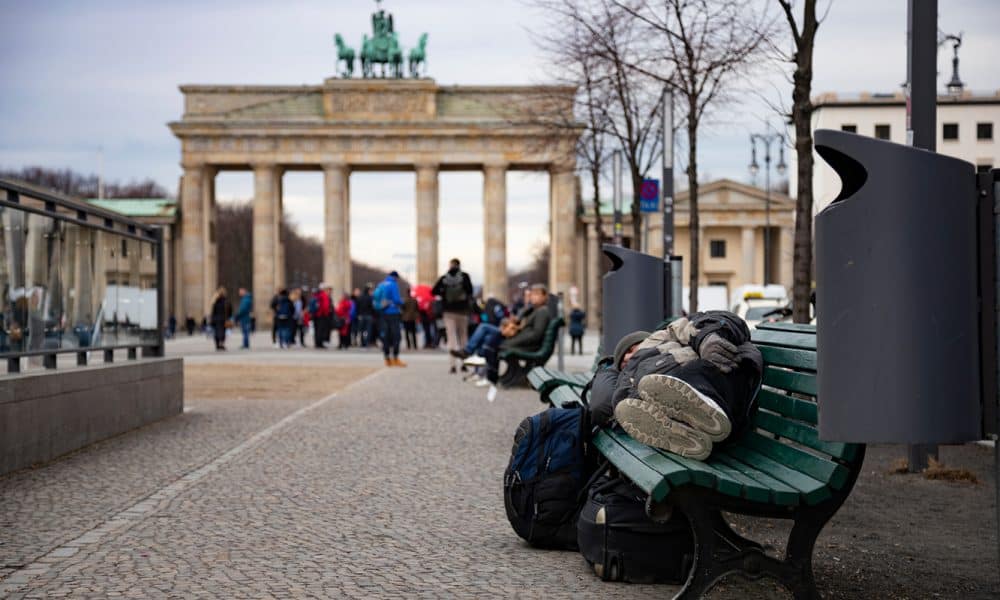berlinde yaşam alman başkenti berlin metropolünün krizleri