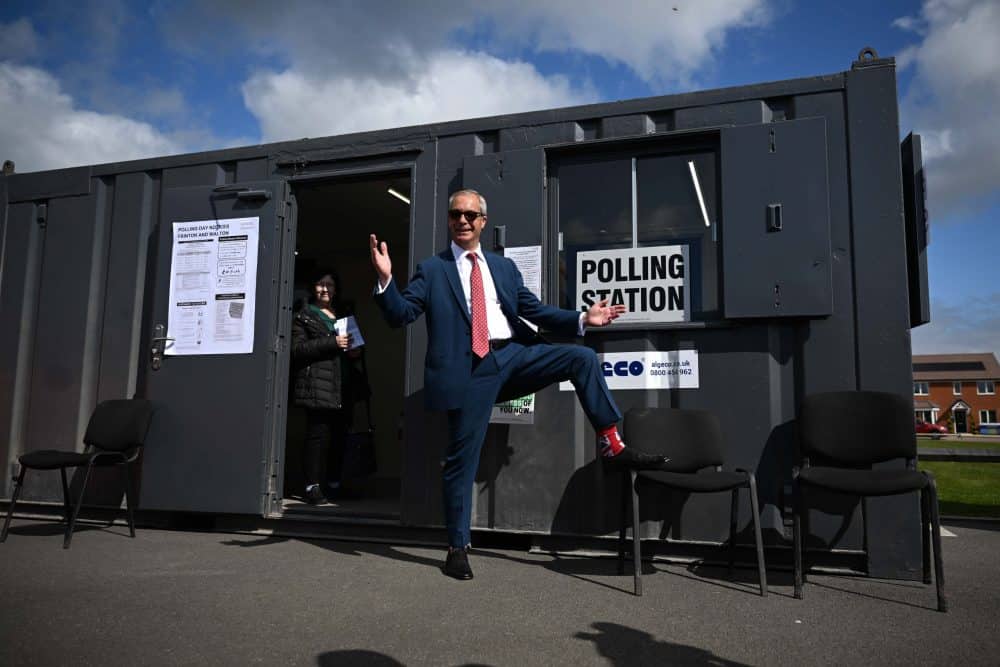ingiltere birleşik krallık seçim aşırı sağ yeşiller reform uk nigel farage işçi partisi muhafazakâr parti