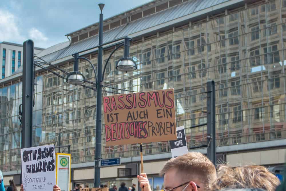 Berlin’de Müslüman Karşıtı Irkçılıkta Rekor Artış: Günde Ortalama Üç Vaka