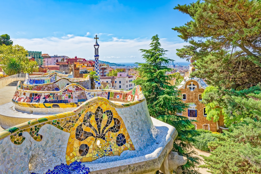 Antoni Gaudí ispanya endülüs sagrada familia islam müslüman mimari Kurtuba park güell