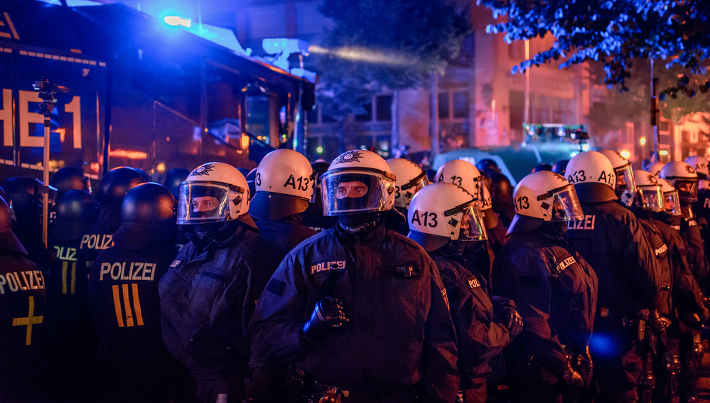 Polis Şiddetinde Algı Farkı: Mağdur “Thomas” Değil “Mohamed” Olunca Tepki Azalıyor
