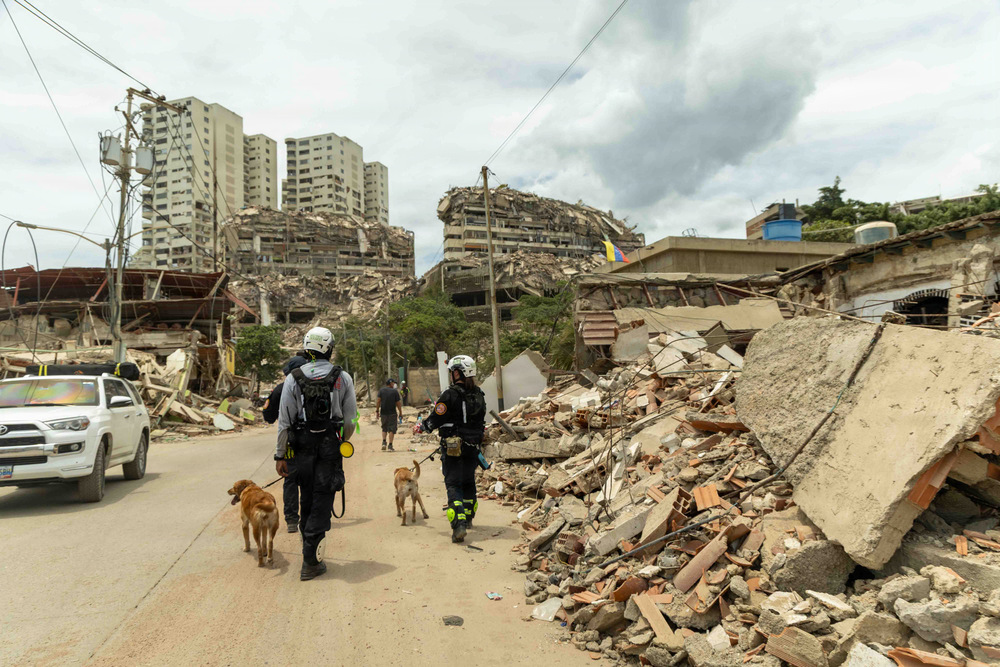 Venezuela 215. Yılına Enkaz Altında Girdi: 50 Bin Kişiden Haber Alınamıyor