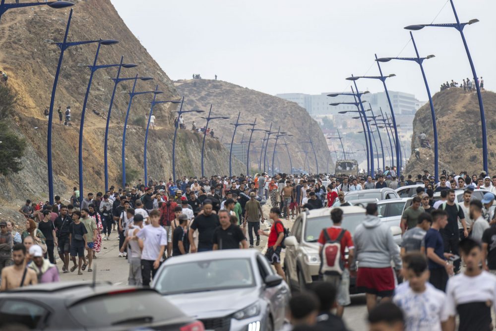 ispanya fas ceuta sınır geçişler kitlesel göç düzensiz mülteci iltica schengen avrupa birliği