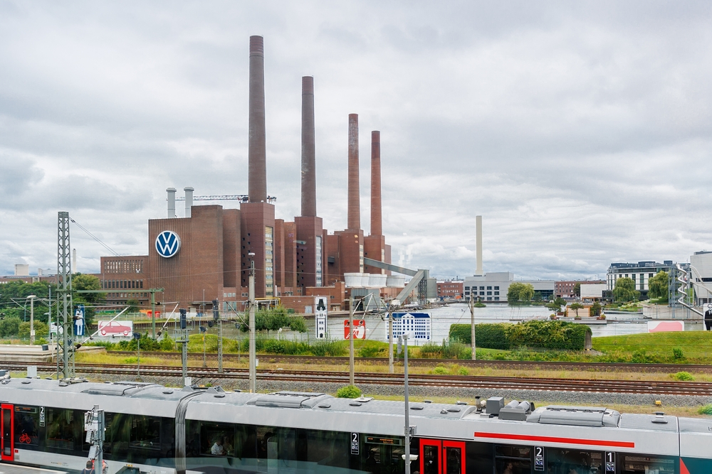 Almanya’da Otomotiv Krizi: Sanayi Devi Volkswagen Neden Küçülüyor?